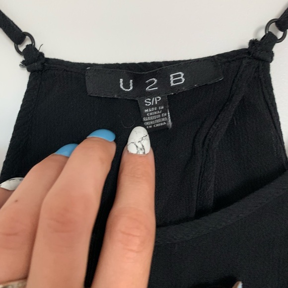 Split-back Cropped Cami - Picture 2 of 4